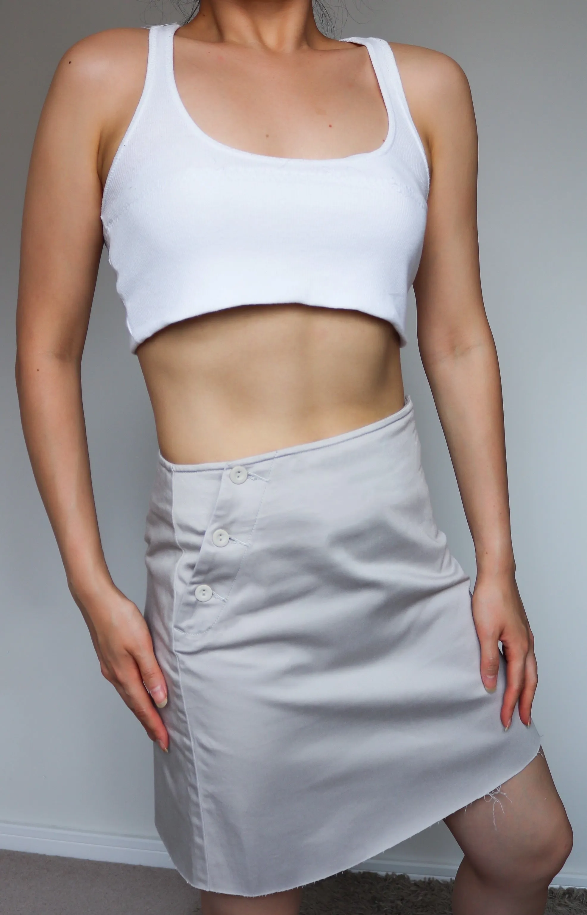 90S Y2K 00S  BEIGE BUTTON SHORT LENGTH  SKIRT