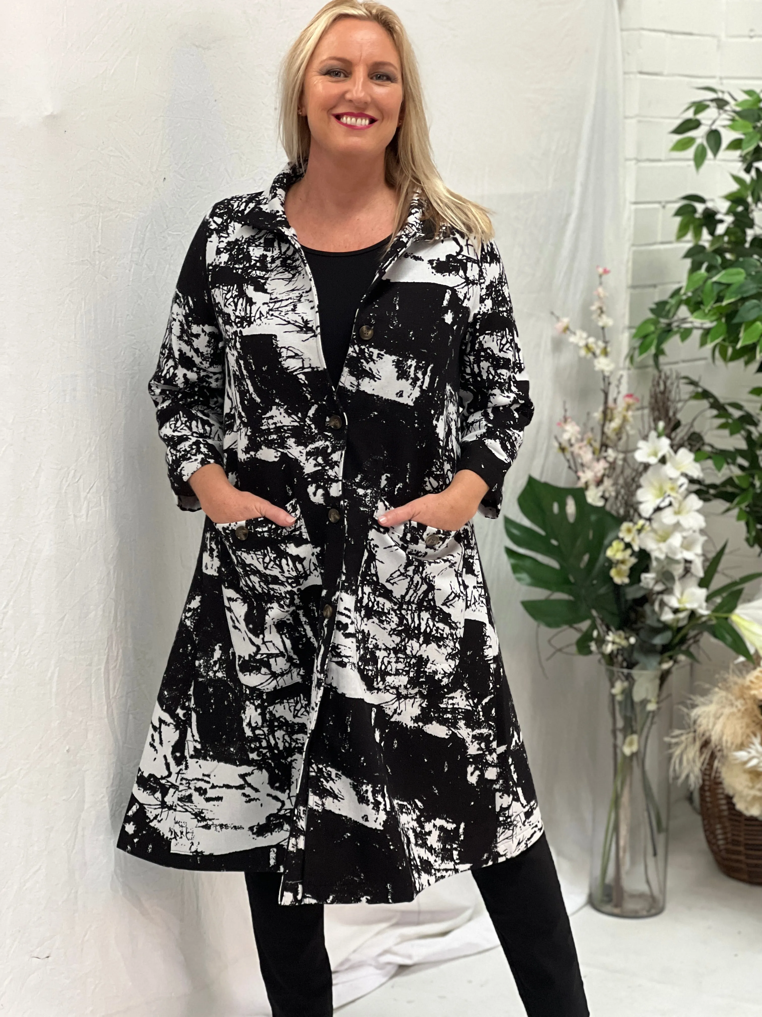 Lorelai Black Abstract Fleece Coat