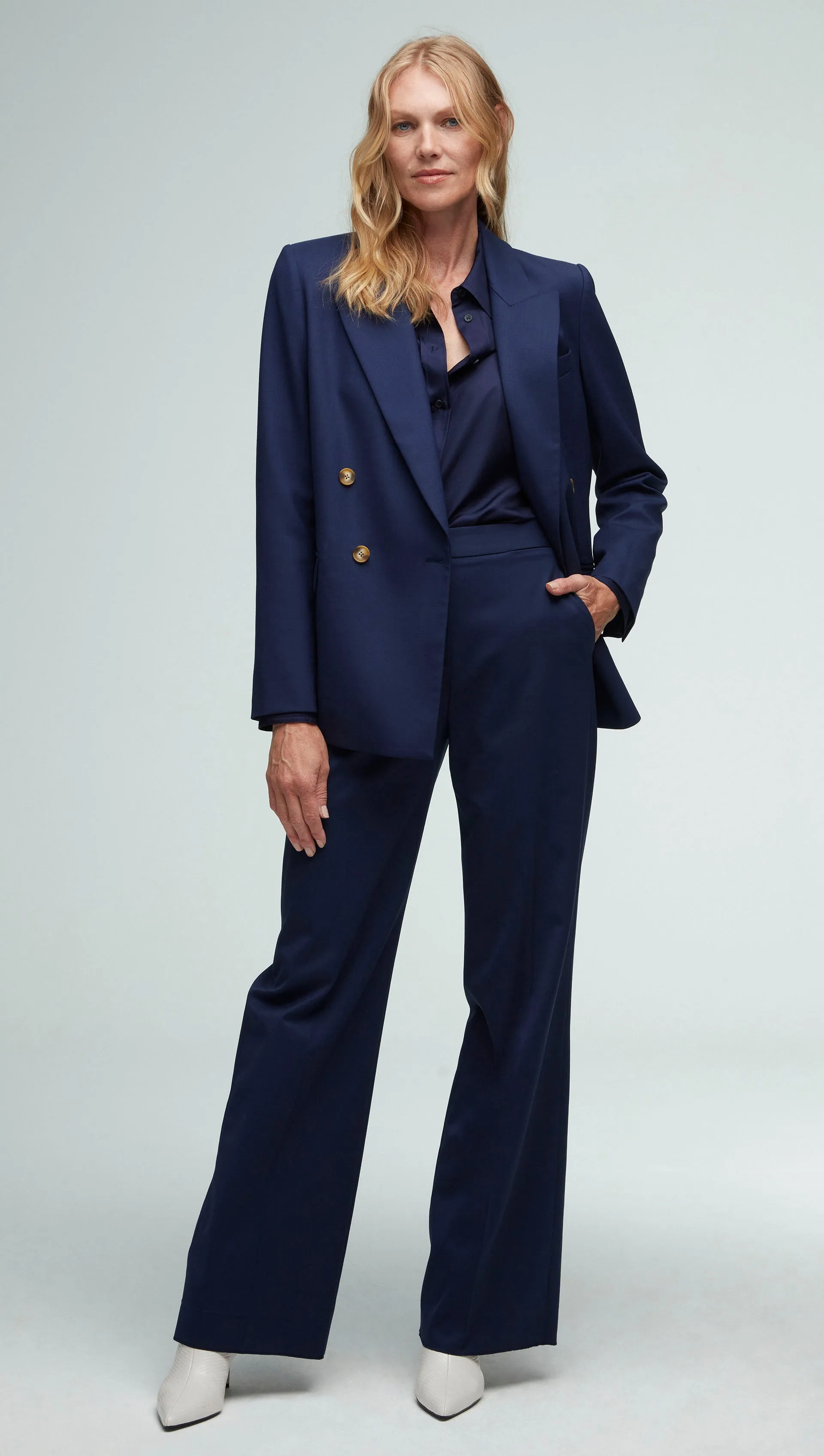Peak Lapel Blazer in Seasonless Wool | Navy