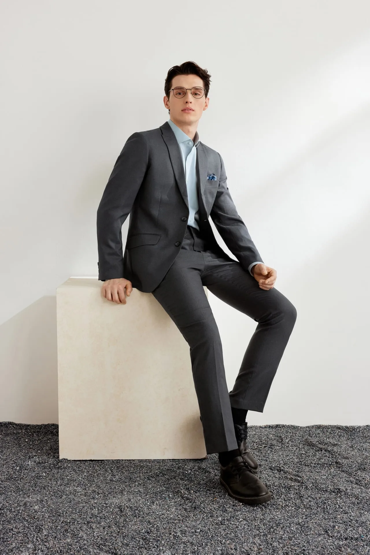 Teflon Finishing Stain Resistant Suit in Smart Fit
