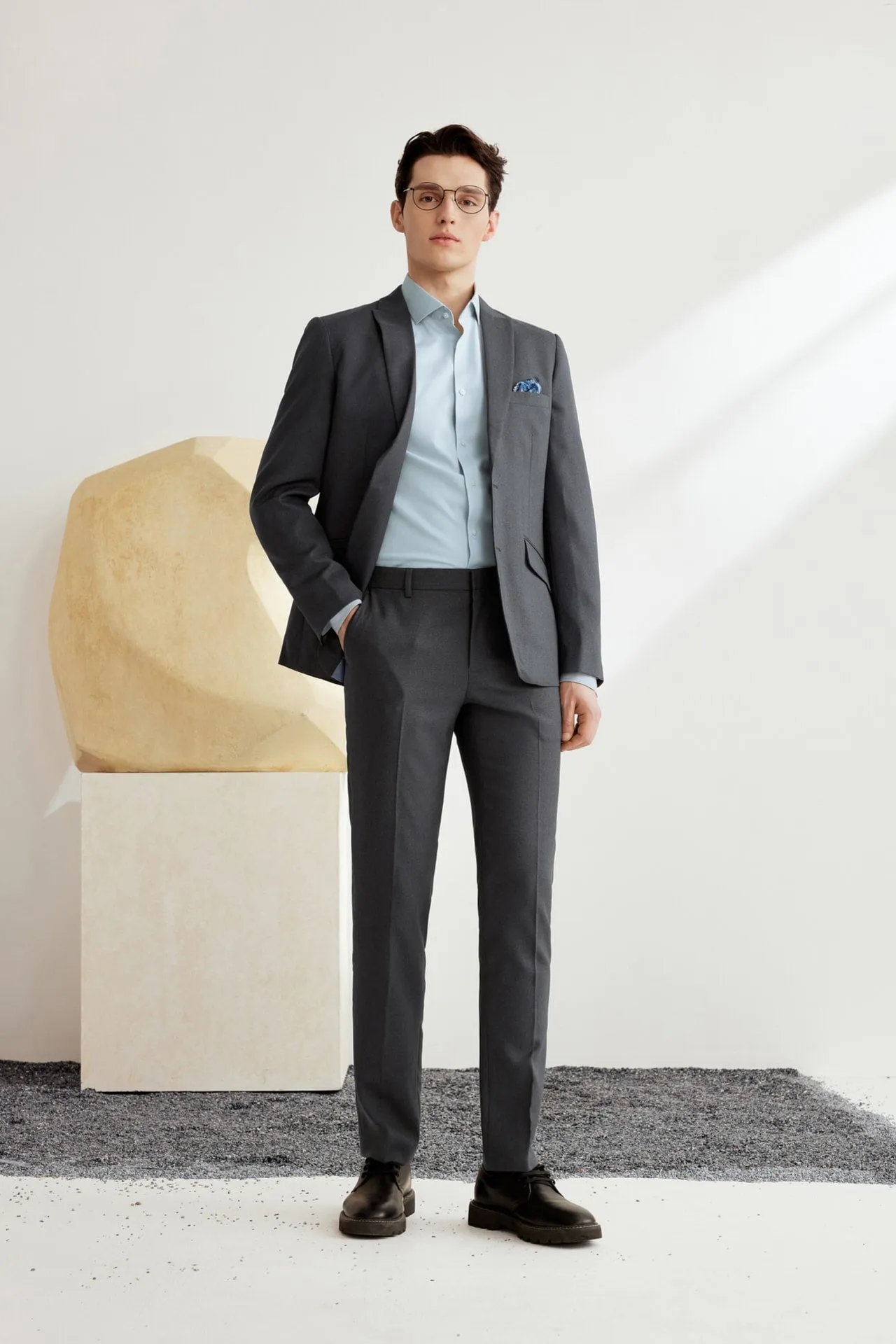Teflon Finishing Stain Resistant Suit in Smart Fit