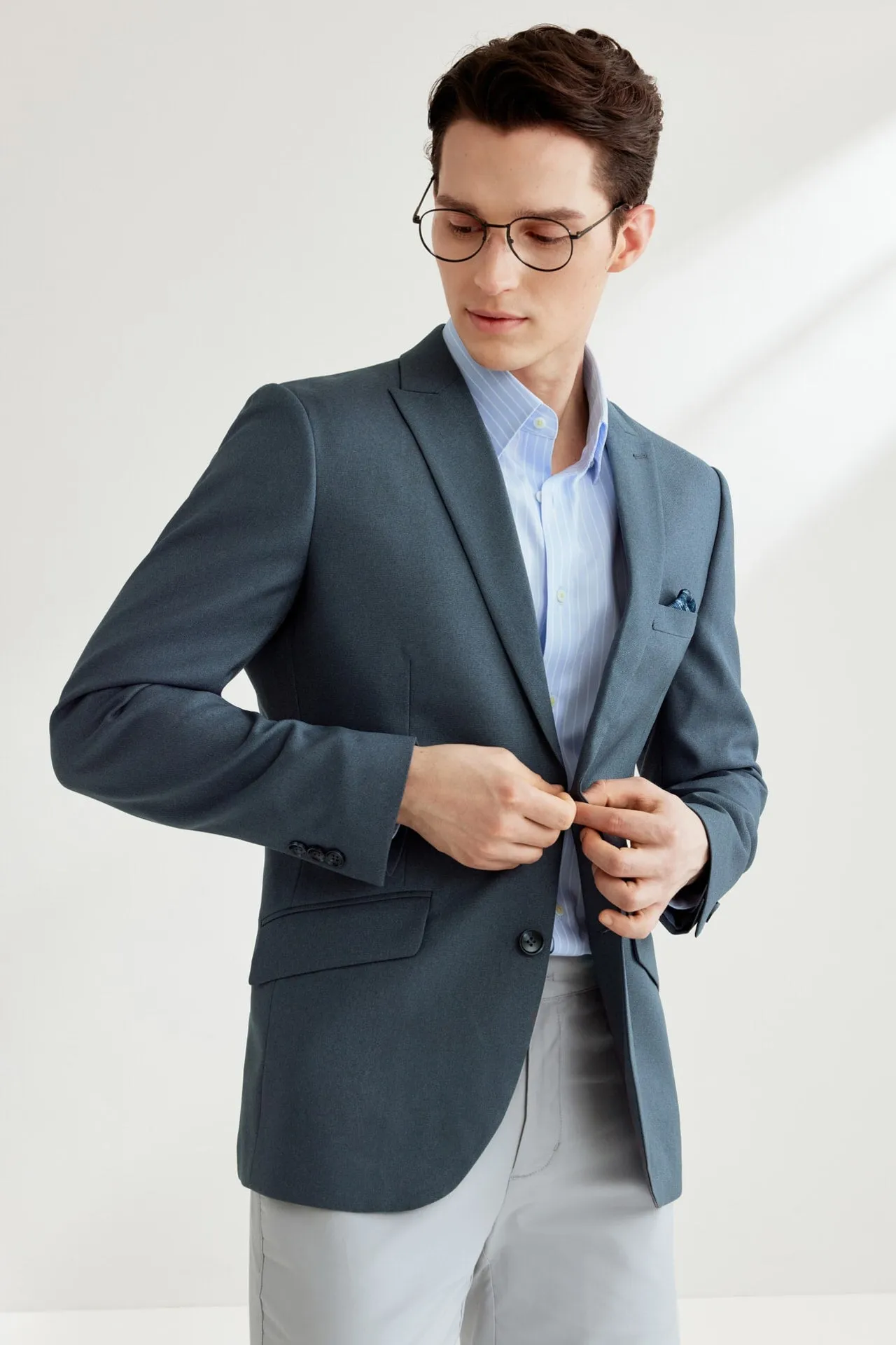 Teflon Finishing Stain Resistant Suit in Smart Fit