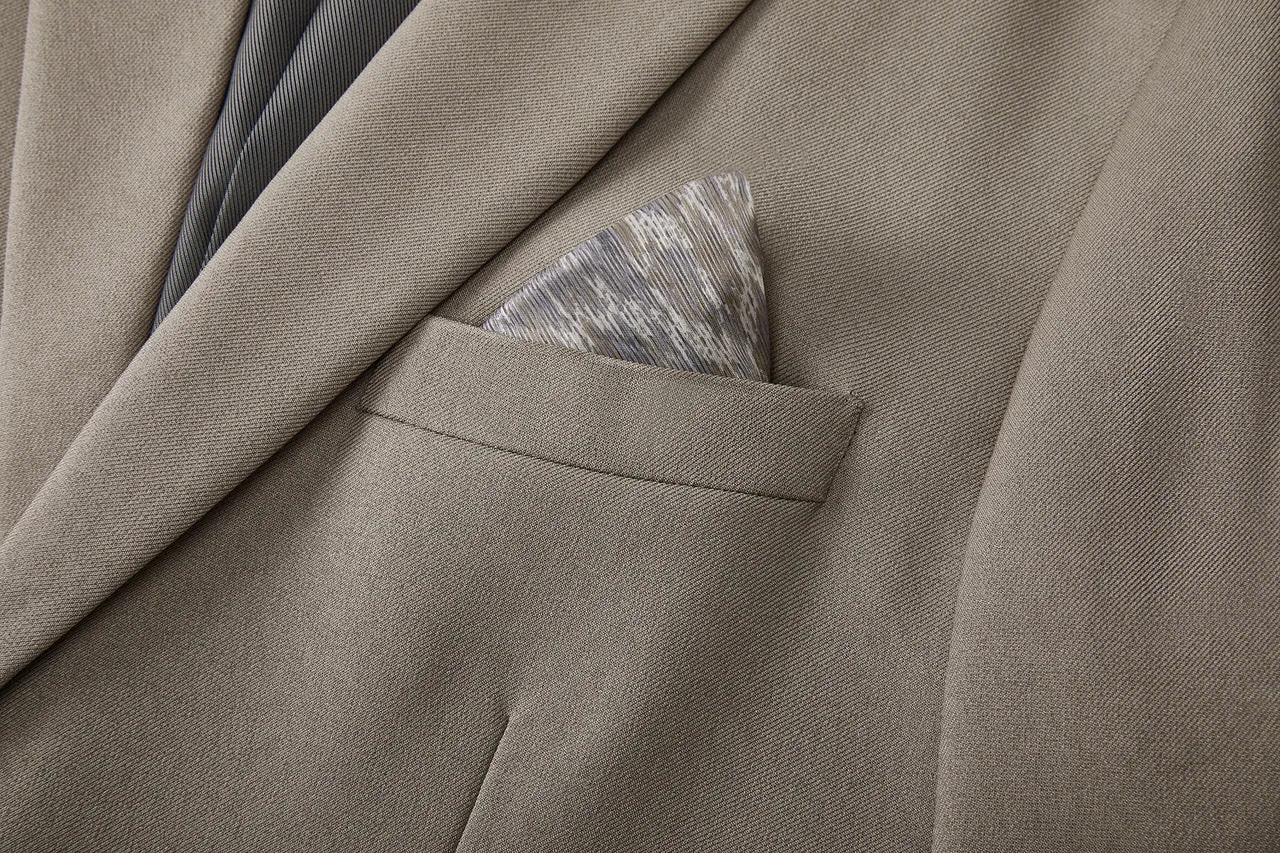 Teflon Finishing Stain Resistant Suit in Smart Fit