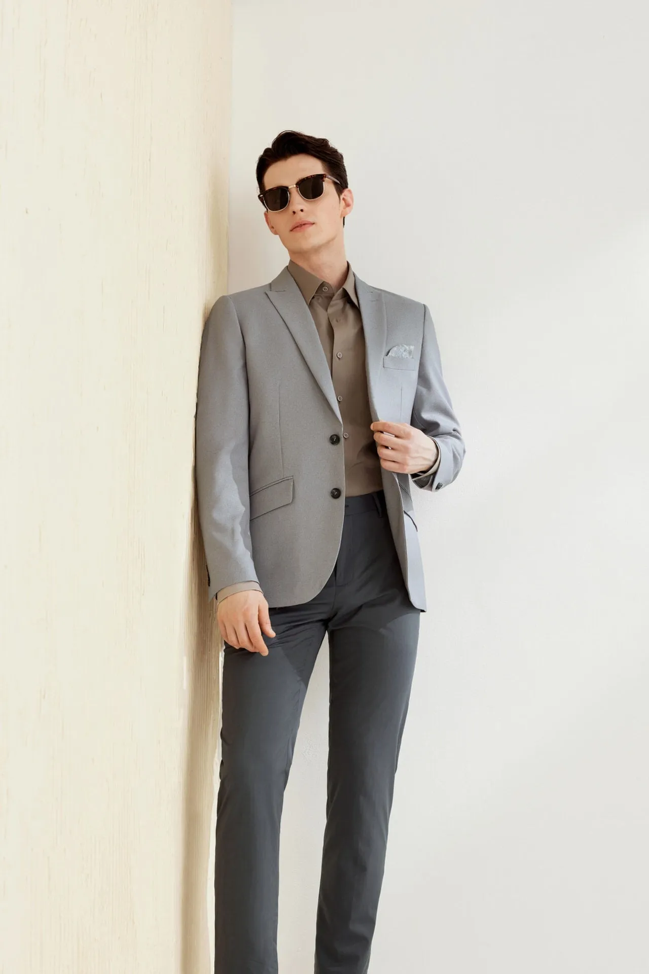 Teflon Finishing Stain Resistant Suit in Smart Fit