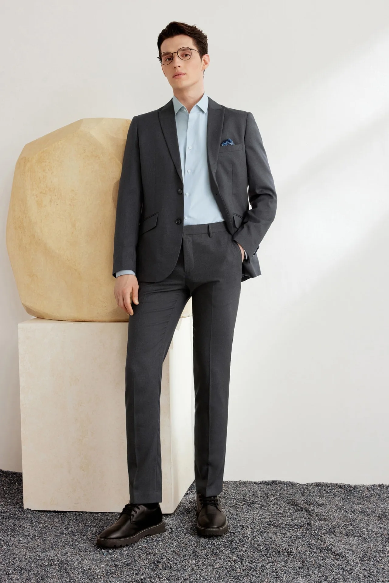 Teflon Finishing Stain Resistant Suit in Smart Fit