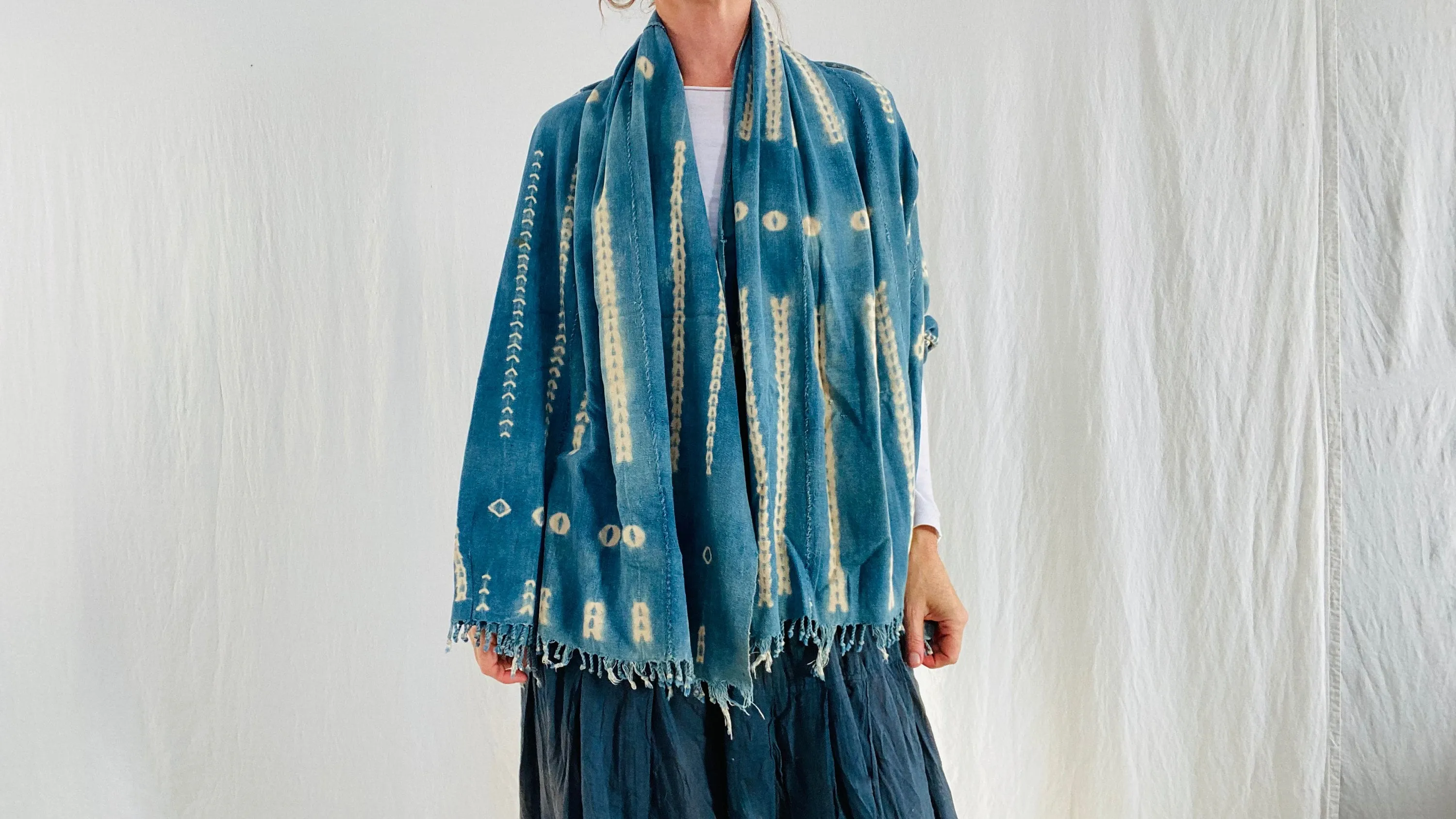 Vintage Indigo Tie Dye Shawl, Wrap, Scarf. Dogon. 0375.